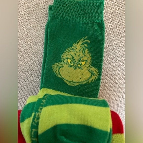 Dr. Seuss The Grinch 2 Pairs Casual Socks - Picture 7 of 9